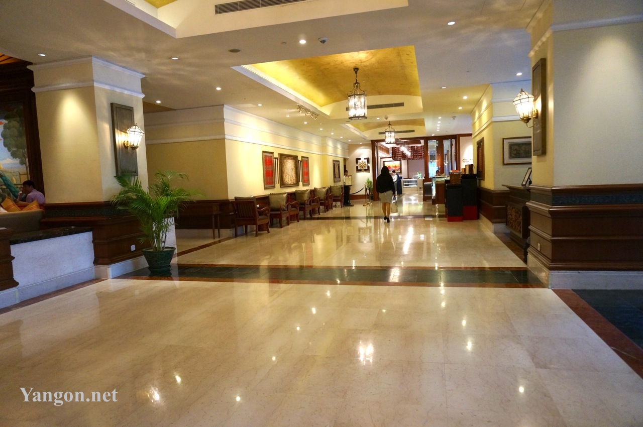 Traders-Hotel-Yangon-Lobby